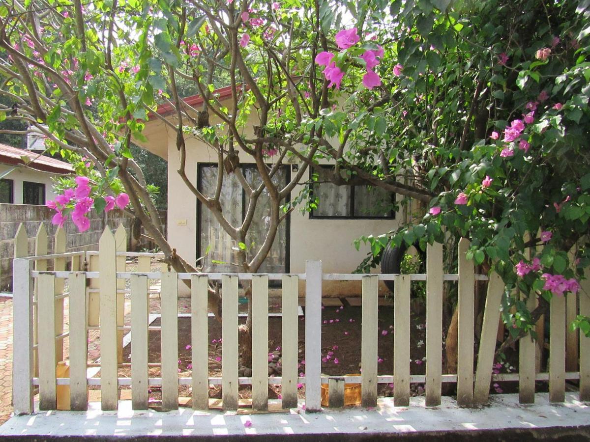 Retreat Chalets, The Nest, At Sparsh Resorts, Karjat Εξωτερικό φωτογραφία