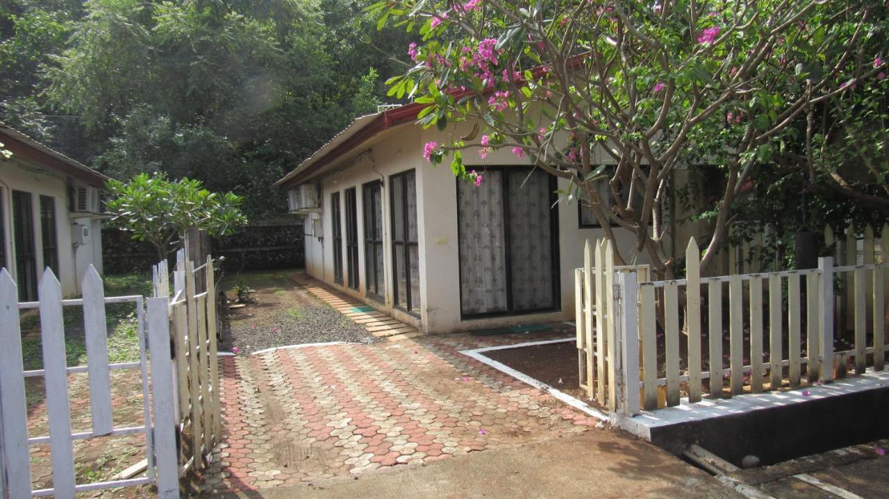 Retreat Chalets, The Nest, At Sparsh Resorts, Karjat Εξωτερικό φωτογραφία
